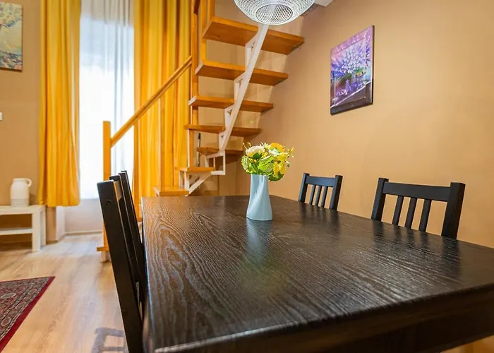 Quiet On The Danube River Apartman