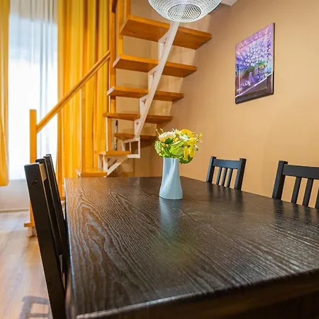 Quiet On The Danube River Apartment